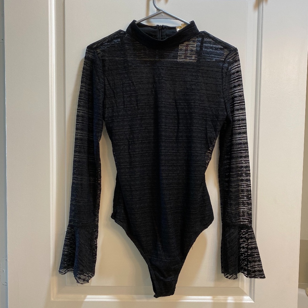 Gorgeous lace bodysuit Sz 8